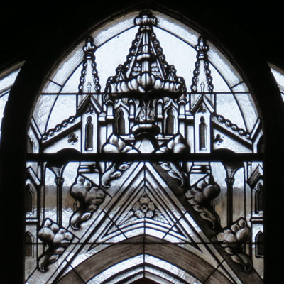 FIGURATIVE STAINED GLASS IN THE HISTORICIZING STYLE OF 'VIRGIN MARY, UNFOLDING KNOTS', 350X700 CM, CHURCH OF ST. BARTOLOMIES IN KRAVAŘE, AUTHOR: RADEK PÁNÍK, REALIZATION 2016